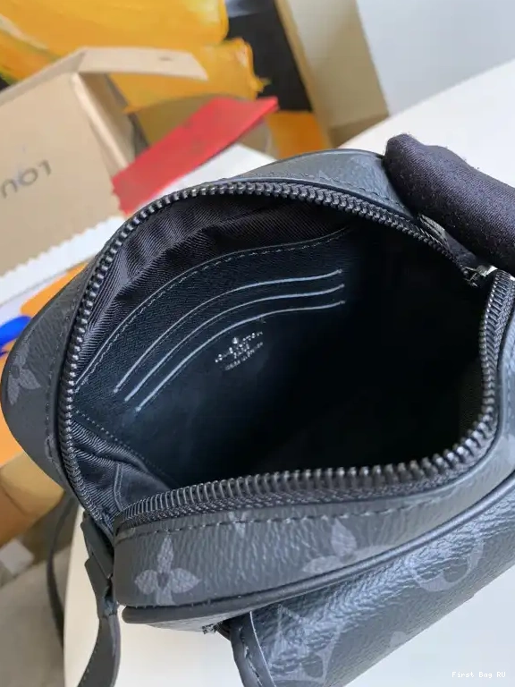 Firstbag Wearable VUITTON LOUIS Christopher Wallet 0614
